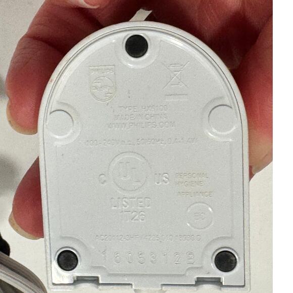 Philips Sonicare Optimal Clean Sonic Electric Toothbrush HX686P Handle Only! - Picture 8 of 8